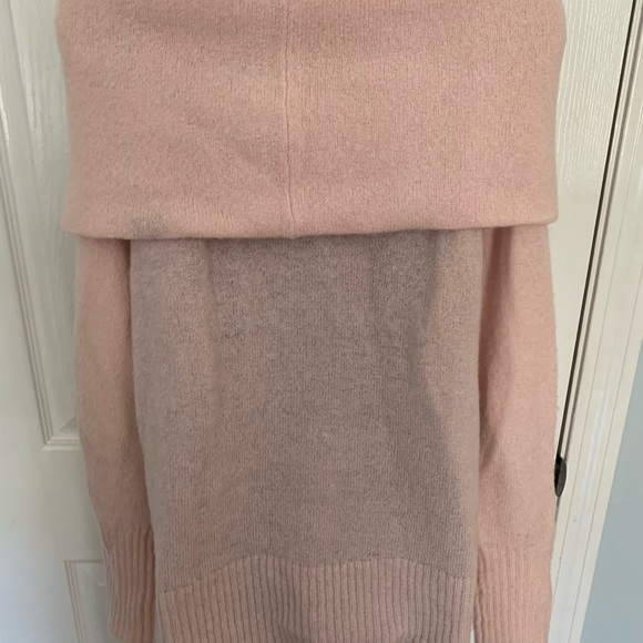 Express - Off the shoulder sweater - Picture 2 of 5